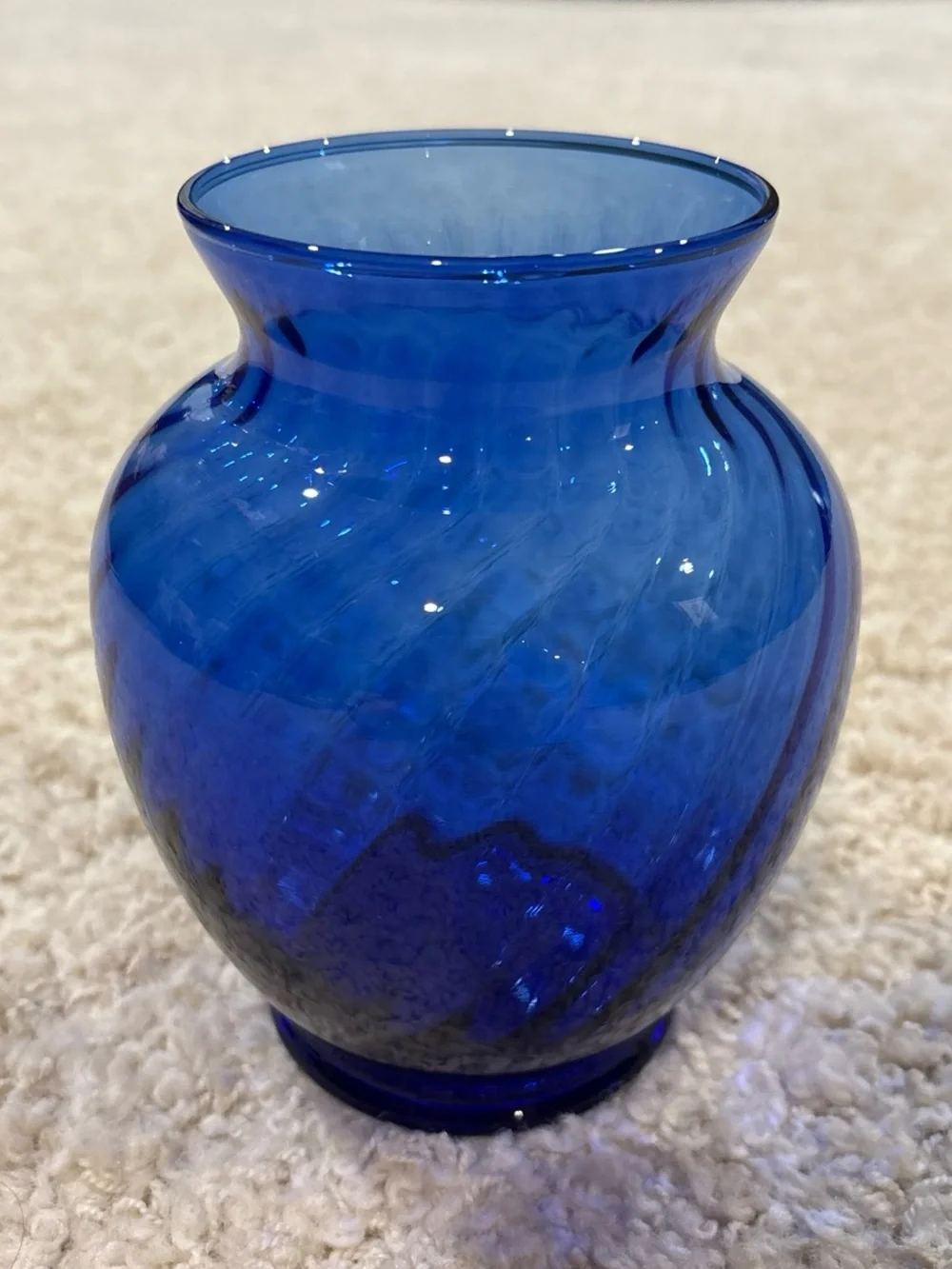 Vintage 1990s Indiana Glass Illusions Cobalt Blue Swirl Clear Glass Vase 6.5”